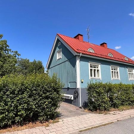 Tunnelmallinen Puutalohuoneisto. Turku Exterior photo